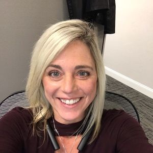 Meet your Posher, Angie